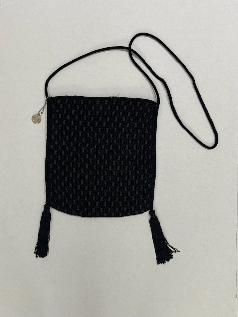 Kathy Ireland Black Woven Crochet Crossbody Bag Tassel Y2K Boho
